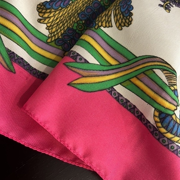 SCARF square colorful and elegant, floral print, quality polyester 31”x31” - Picture 9 of 10